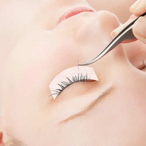 Mastering the Art of Eyelash Application